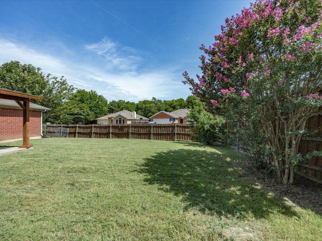 6003 Brookfall Drive, Arlington, TX 76018