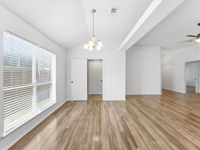 6003 Brookfall Drive, Arlington, TX 76018