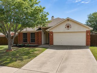6003 Brookfall Drive, Arlington, TX 76018