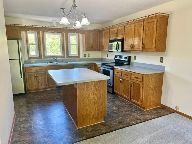 8751 212th Street Court N, Forest Lake, MN 55025