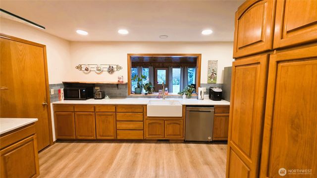 30708 N Place, Ocean Park, WA 98640