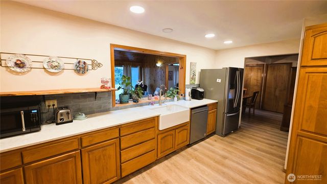 30708 N Place, Ocean Park, WA 98640