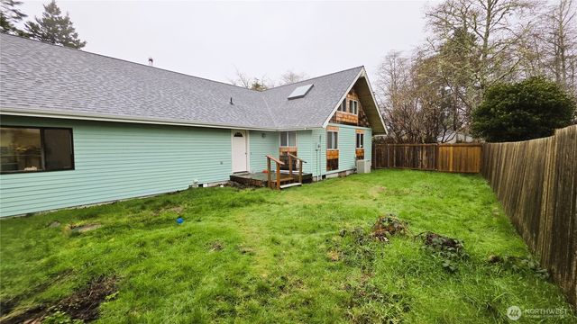 30708 N Place, Ocean Park, WA 98640