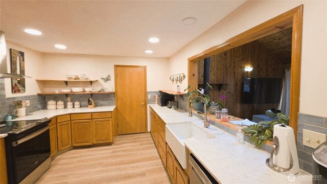 30708 N Place, Ocean Park, WA 98640