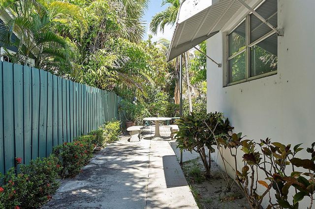 215 N M Street, Lake Worth Beach, FL 33460