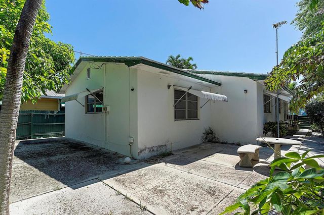 215 N M Street, Lake Worth Beach, FL 33460