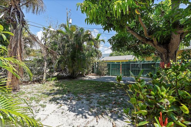 215 N M Street, Lake Worth Beach, FL 33460