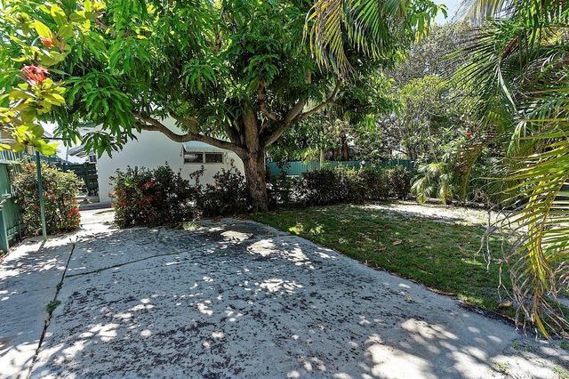 215 N M Street, Lake Worth Beach, FL 33460