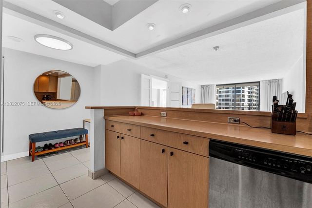 600 Three Islands Blvd 1615, Hallandale Beach, FL 33009