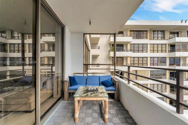 600 Three Islands Blvd 1615, Hallandale Beach, FL 33009