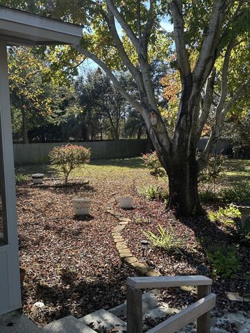 1933 Sparrow Lane, Navarre, FL 32566