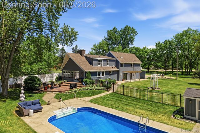 5080 Pleasant Valley Road, Brighton Township, MI 48114