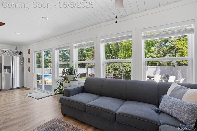 5080 Pleasant Valley Road, Brighton Township, MI 48114