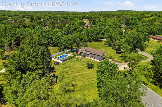 5080 Pleasant Valley Road, Brighton Township, MI 48114