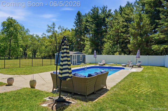 5080 Pleasant Valley Road, Brighton Township, MI 48114