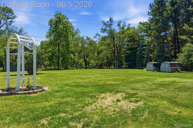5080 Pleasant Valley Road, Brighton Township, MI 48114