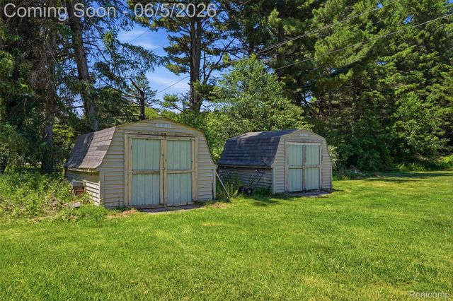 5080 Pleasant Valley Road, Brighton Township, MI 48114