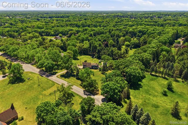 5080 Pleasant Valley Road, Brighton Township, MI 48114