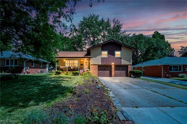 3273 Englewood Drive, Stow, OH 44224