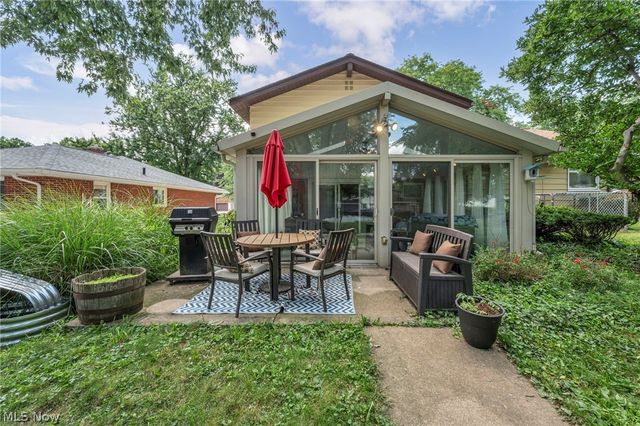 3273 Englewood Drive, Stow, OH 44224