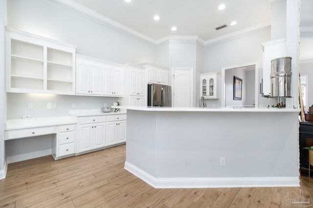 958 Bucyrus Ln, Cantonment, FL 32533