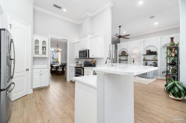 958 Bucyrus Ln, Cantonment, FL 32533