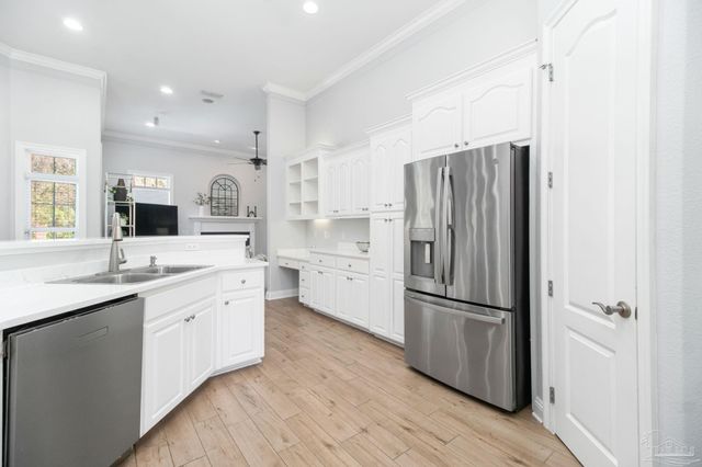 958 Bucyrus Ln, Cantonment, FL 32533