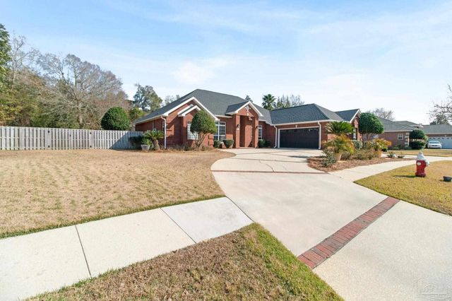 958 Bucyrus Ln, Cantonment, FL 32533