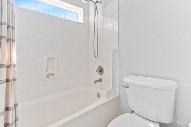 958 Bucyrus Ln, Cantonment, FL 32533