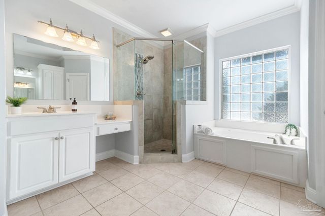 958 Bucyrus Ln, Cantonment, FL 32533