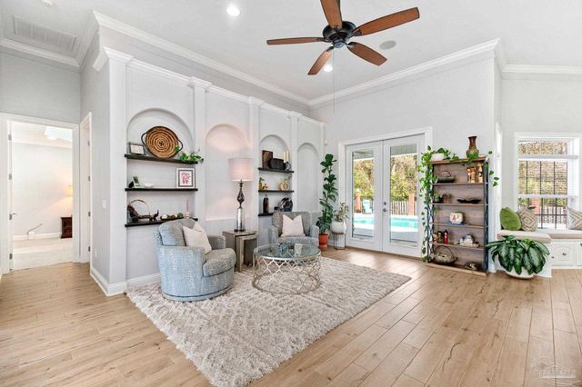 958 Bucyrus Ln, Cantonment, FL 32533