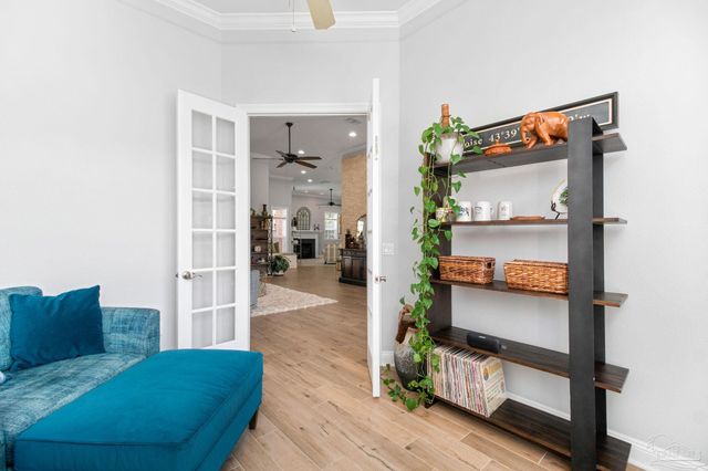 958 Bucyrus Ln, Cantonment, FL 32533