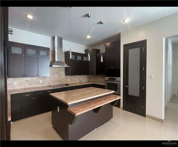 2436 E 8th Avenue, Mission, TX 78572