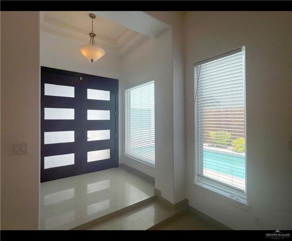 2436 E 8th Avenue, Mission, TX 78572