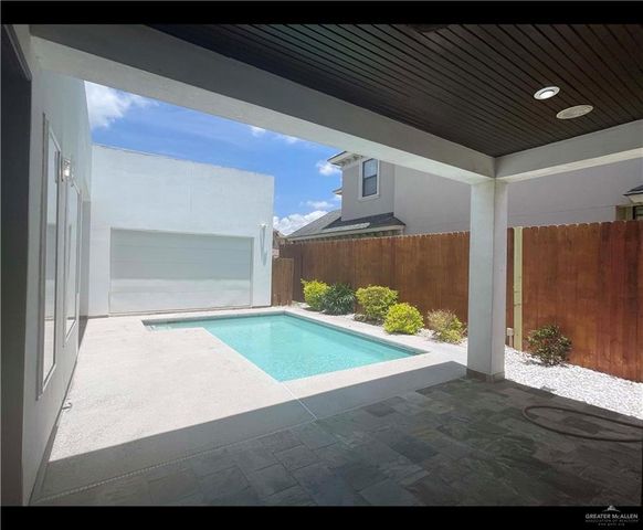 2436 E 8th Avenue, Mission, TX 78572