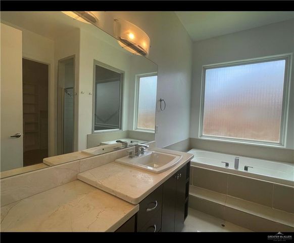 2436 E 8th Avenue, Mission, TX 78572