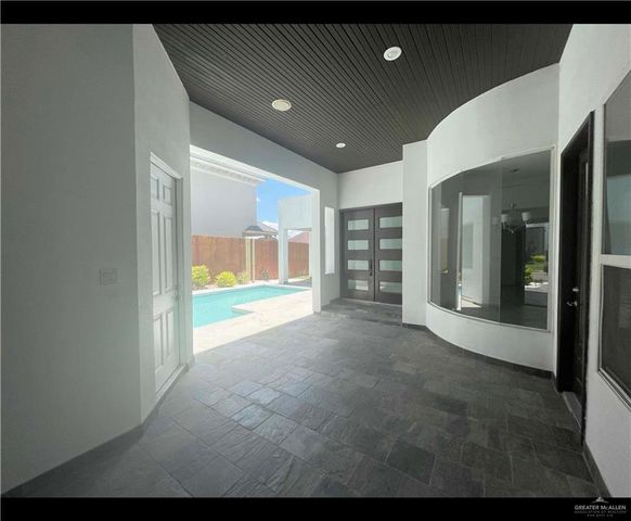 2436 E 8th Avenue, Mission, TX 78572