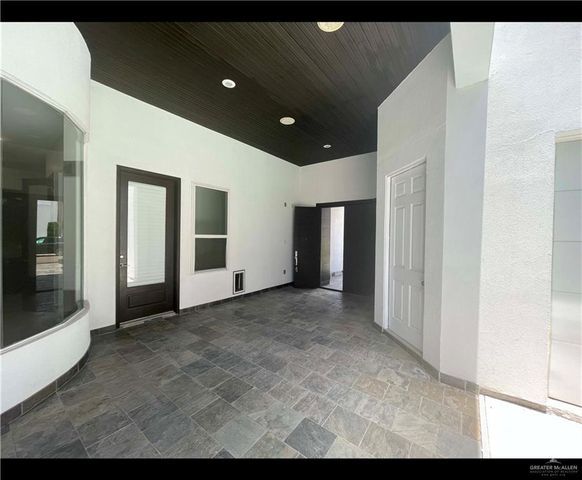 2436 E 8th Avenue, Mission, TX 78572