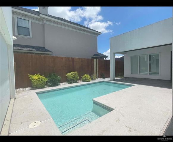 2436 E 8th Avenue, Mission, TX 78572