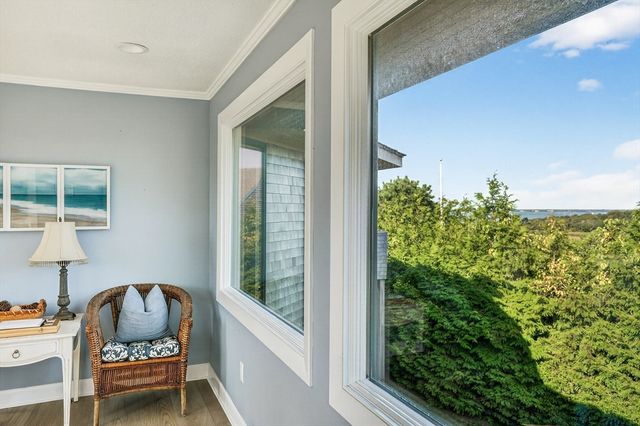 76 Washque Ave, Edgartown, MA 02539