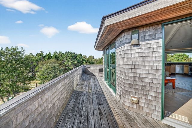 76 Washque Ave, Edgartown, MA 02539