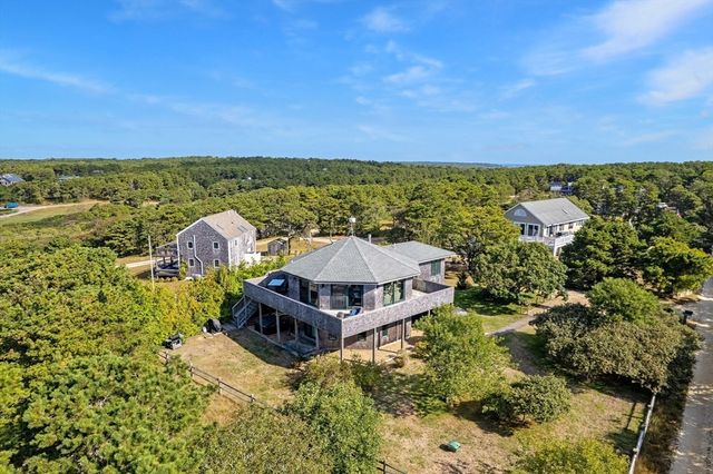 76 Washque Ave, Edgartown, MA 02539
