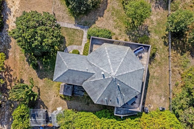 76 Washque Ave, Edgartown, MA 02539