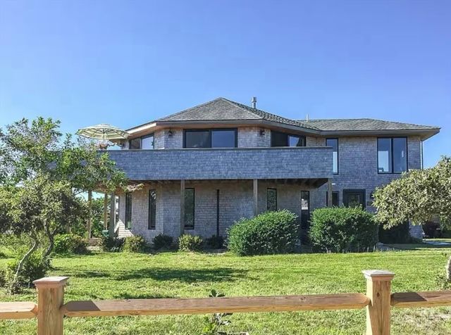 76 Washque Ave, Edgartown, MA 02539