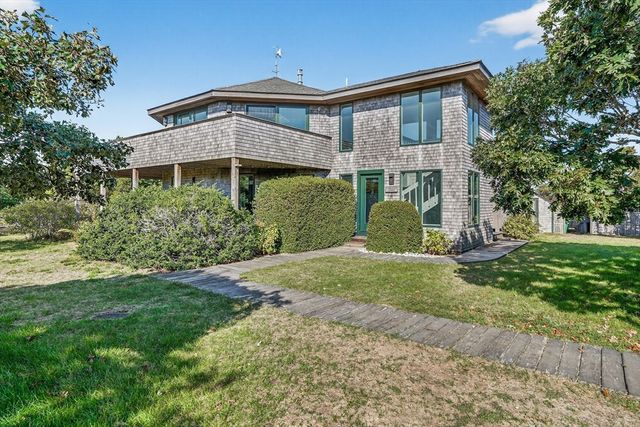 76 Washque Ave, Edgartown, MA 02539