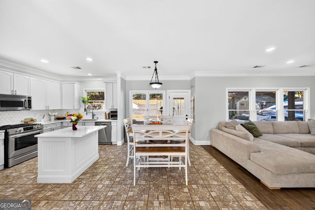 2376 Hampton Park Drive, Buford, GA 30519