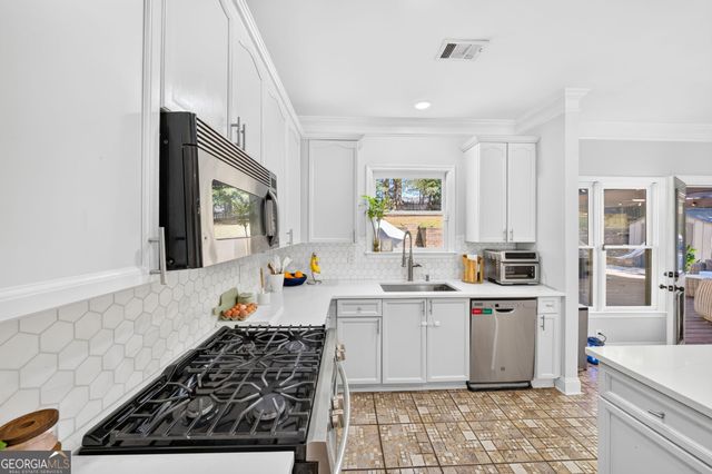 2376 Hampton Park Drive, Buford, GA 30519