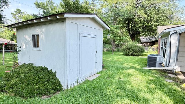 309 Glen Oaks, Bonham, TX 75418