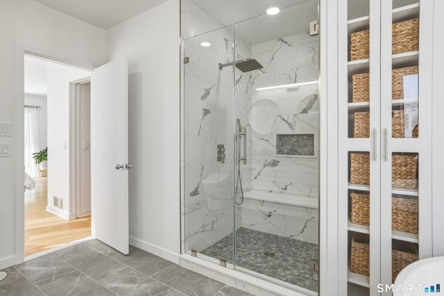 9 Loop Road, Clinton, CT 06413