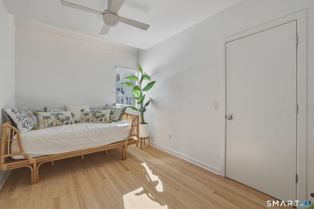 9 Loop Road, Clinton, CT 06413